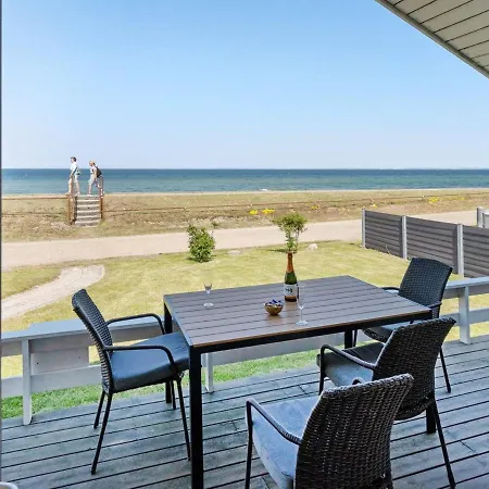 Holiday home Holiday Diertje - 10m From The Sea In Funen By Interhome