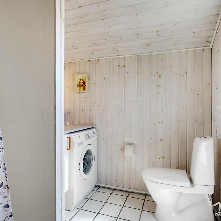 Holiday Diertje - 10m From The Sea In Funen By Interhome