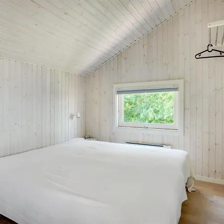 Holiday home Holiday Diertje - 10m From The Sea In Funen By Interhome *